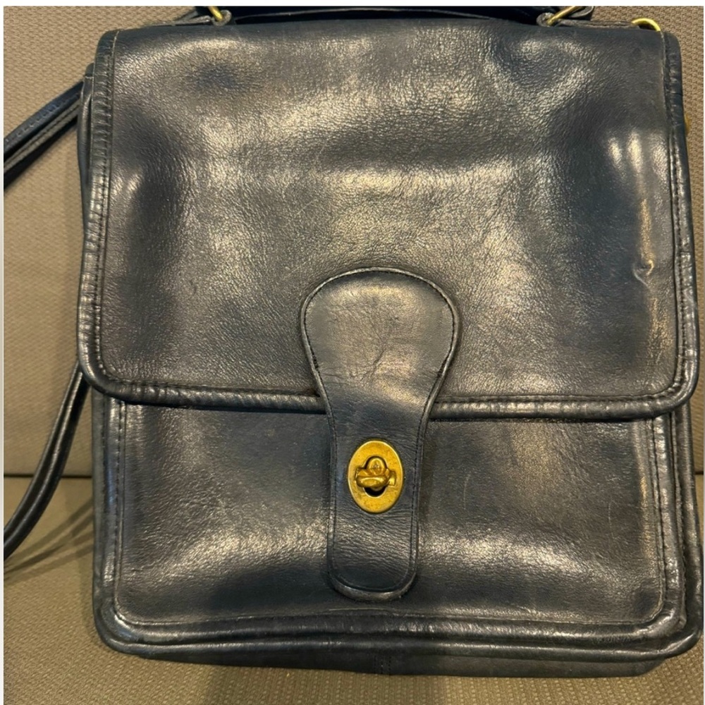Vintage black Coach station bag